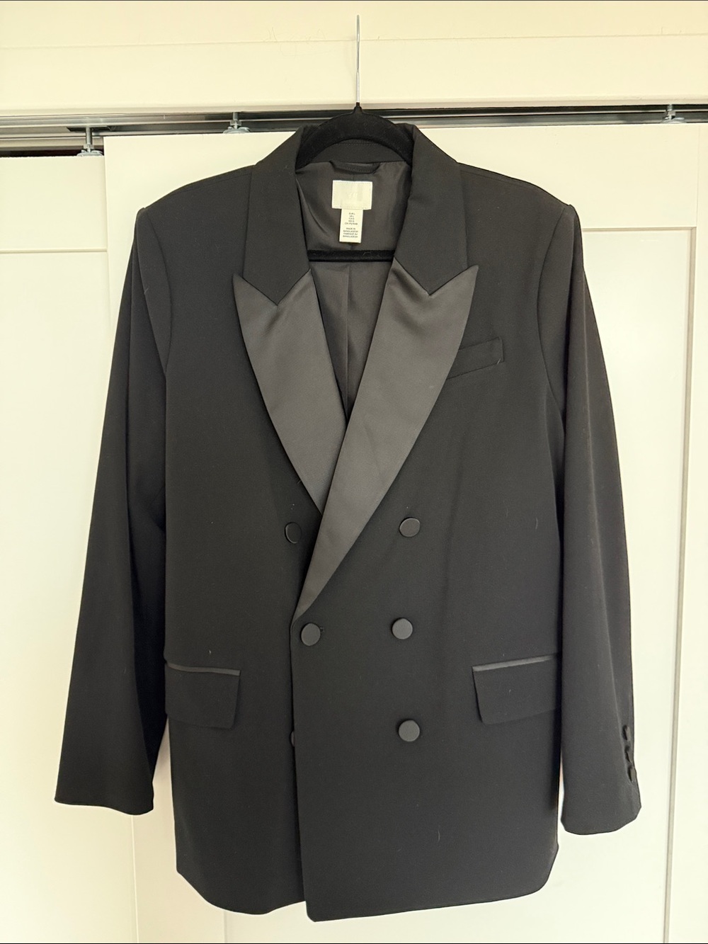 H&M Black Double-Breasted Blazer with Satin Lapels